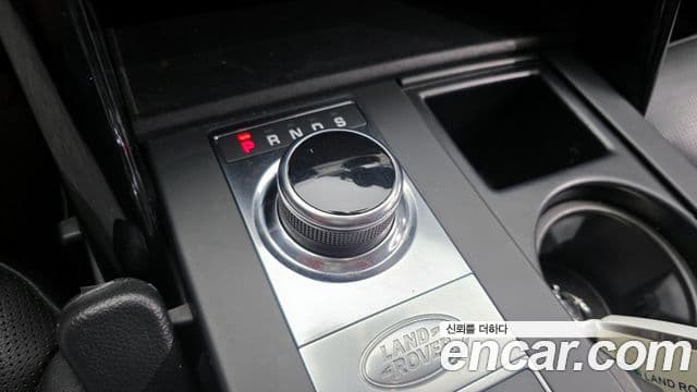 Land Rover Discovery 5 2019 — Şəkil 9/20