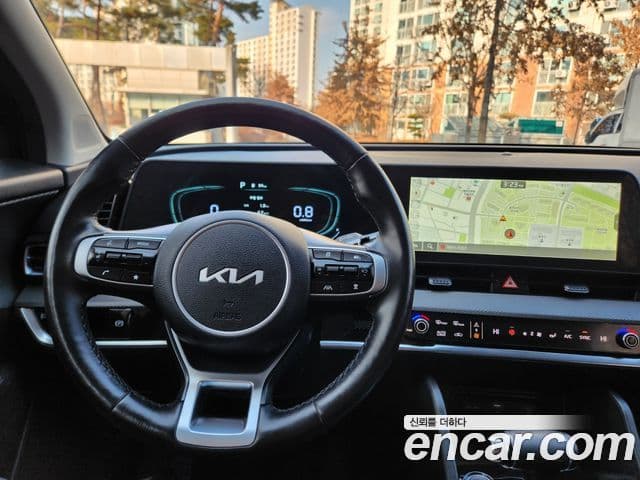Kia Sportage 2022 — ფოტო 13/15