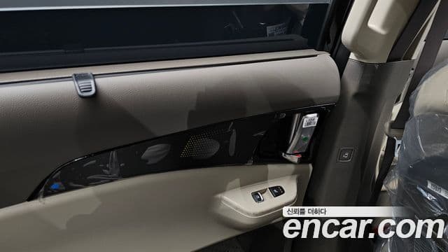 Kia Carnival 2025 — Фото 19/20