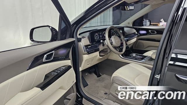 Kia Carnival 2023 — фото 10 из 20
