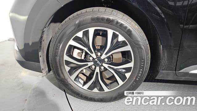 Kia Carnival 2022 — Фото 5/20