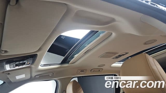 Kia Carnival 2022 — Фото 19/20