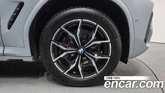 BMW X4 2022 — ფოტო 5/20