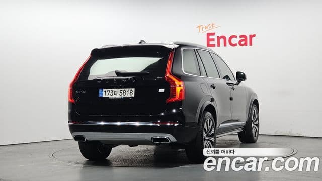 Volvo XC90 2021 — Photo 16/20