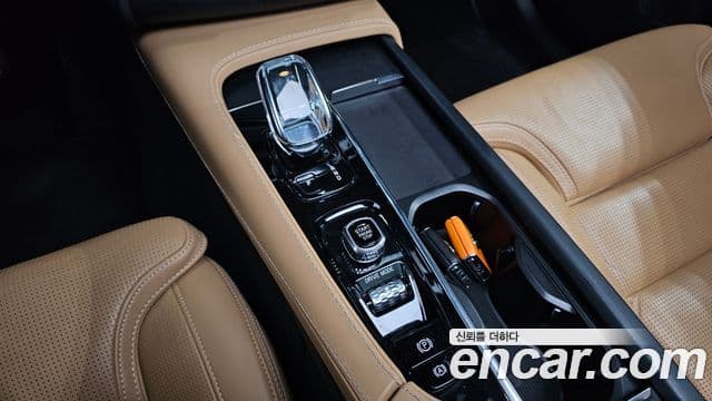 Volvo XC90 2021 — Photo 17/20