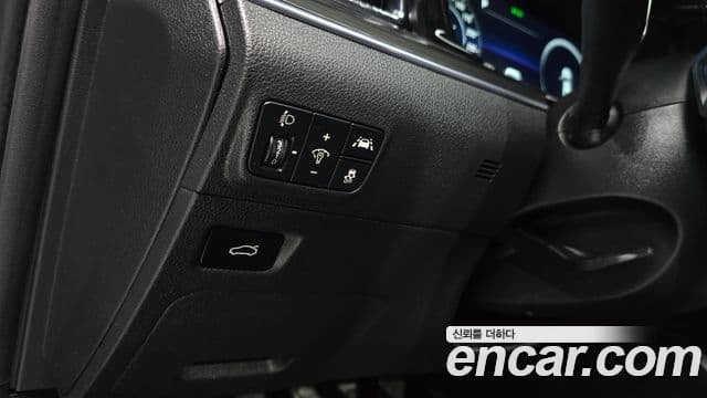 Kia K5 2022 — ფოტო 14/20