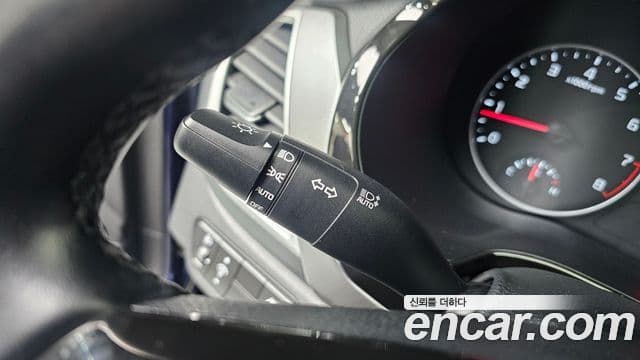 Kia Seltos 2019 — ფოტო 17/20