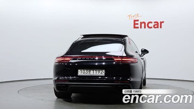 Porsche Panamera 2018 — ფოტო 4/20