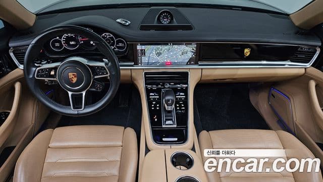 Porsche Panamera 2018 — ფოტო 7/20