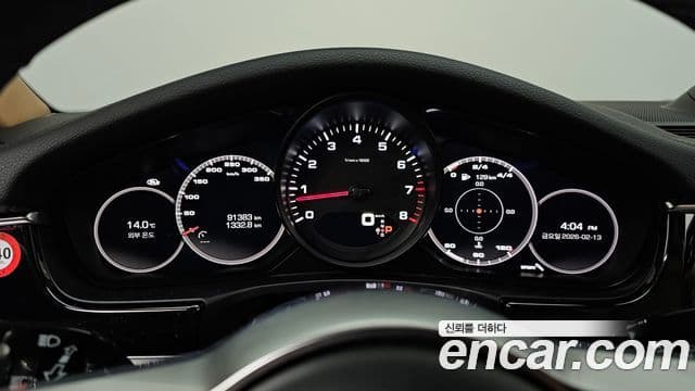 Porsche Panamera 2018 — ფოტო 8/20