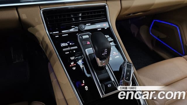 Porsche Panamera 2018 — фото 9 из 20