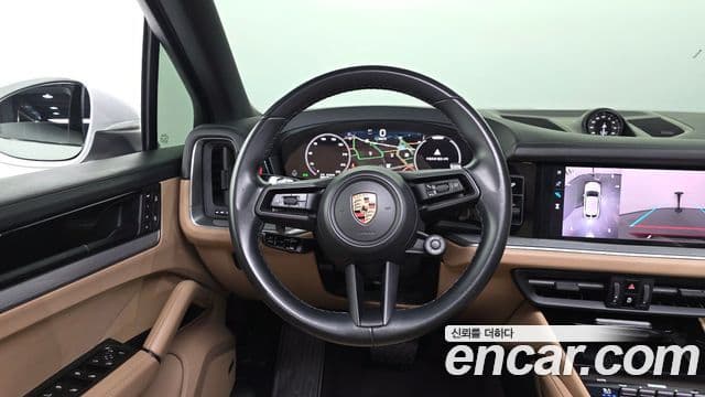 Porsche Cayenne 2023 — фото 13 из 20