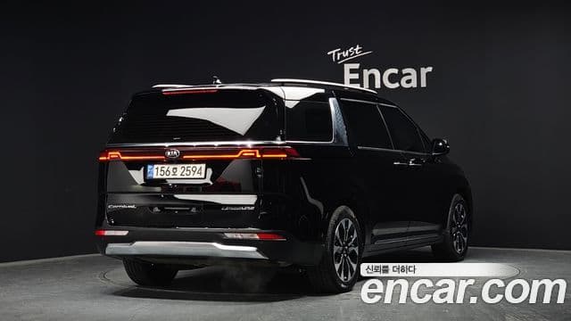 Kia Carnival 2021 — ფოტო 2/20