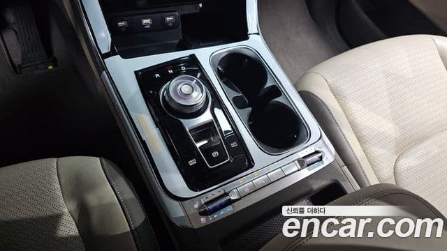 Kia Carnival 2021 — ფოტო 9/20