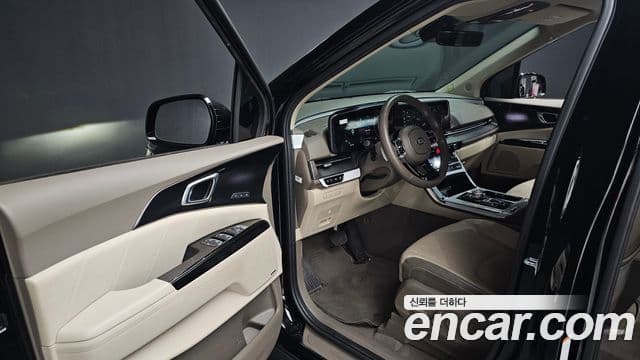 Kia Carnival 2021 — ფოტო 11/20