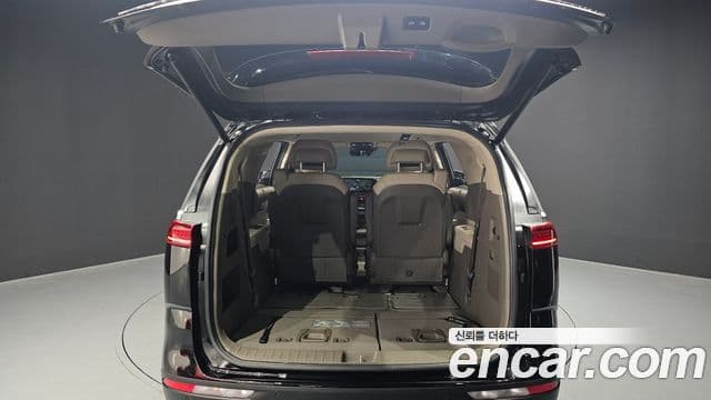 Kia Carnival 2021 — ფოტო 20/20