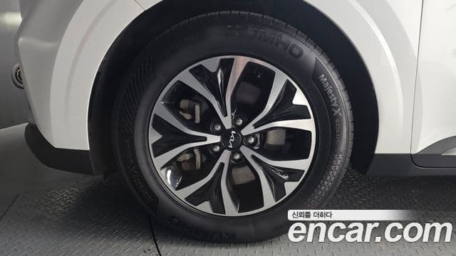 Kia Carnival 2022 — фото 5 из 20