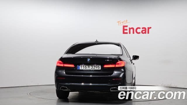 BMW 5 Series 2023 — ფოტო 4/20