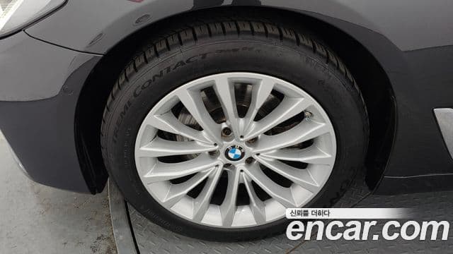 BMW 5 Series 2023 — ფოტო 5/20