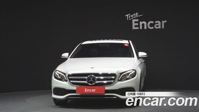 Mercedes-Benz E-Class 2020 — Photo 5/20