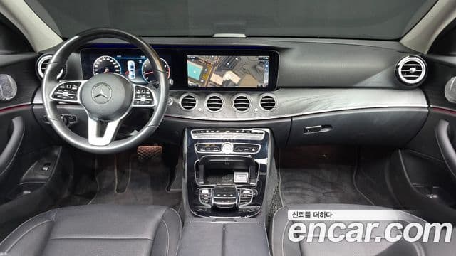 Mercedes-Benz E-Class 2020 — Photo 2/20
