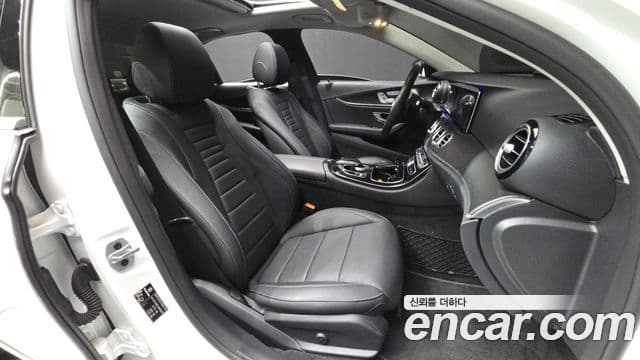 Mercedes-Benz E-Class 2020 — Photo 13/20