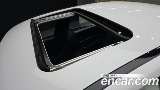 Mercedes-Benz E-Class 2020 — Photo 7/20