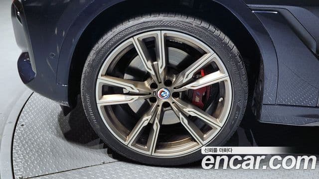 BMW X6 2023 — Photo 2/20