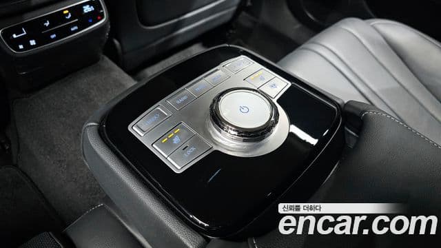 Genesis Electrified G80 2023 — ფოტო 17/20