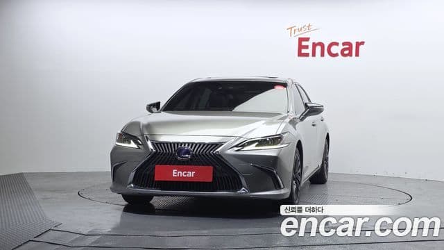 Lexus ES300h 2019 — ფოტო 3/20