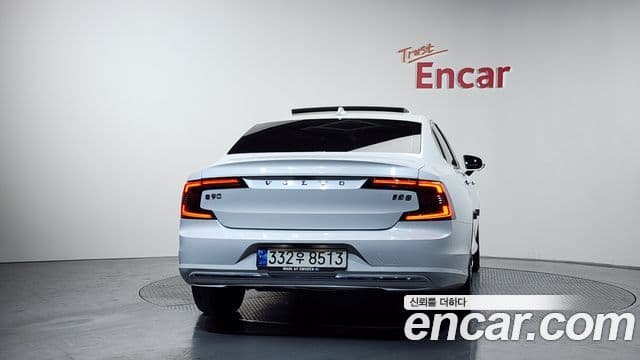 Volvo S90 2021 — Photo 8/20