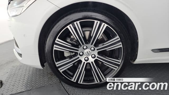 Volvo S90 2021 — Photo 19/20