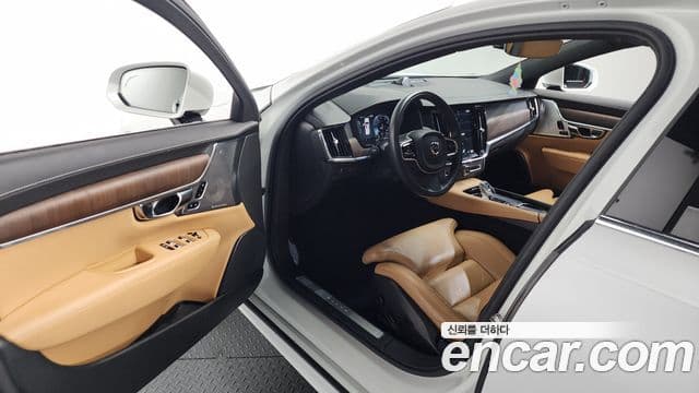 Volvo S90 2021 — Photo 17/20
