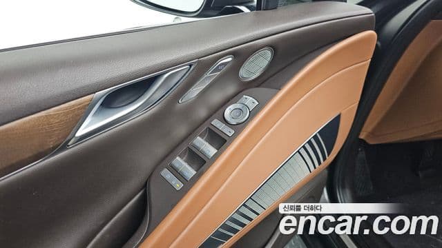 Genesis G80 2023 — Photo 18/20