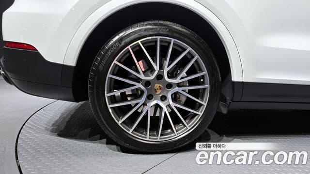 Porsche Cayenne 2020 — Photo 19/19