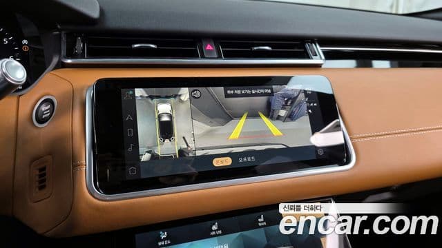 Land Rover Range Rover Velar 2021 — ფოტო 14/17