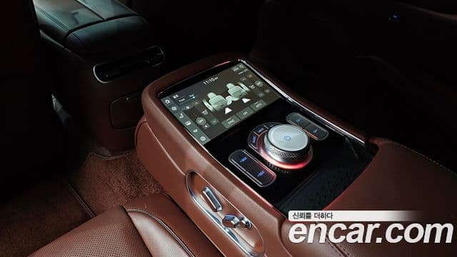 Genesis G90 2023 — ფოტო 18/20