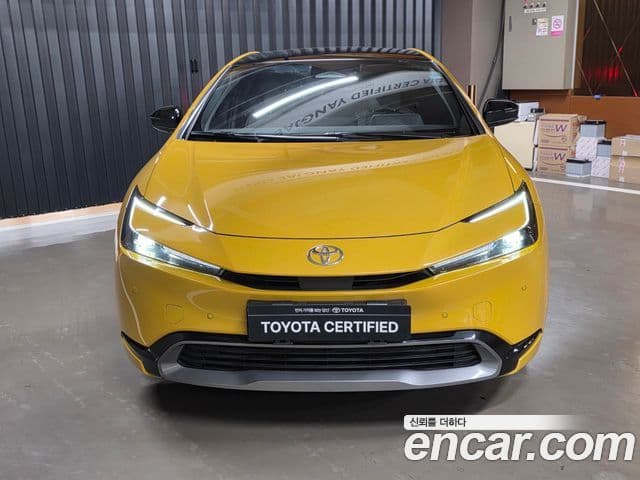 Toyota Prius 2023 — Şəkil 11/20
