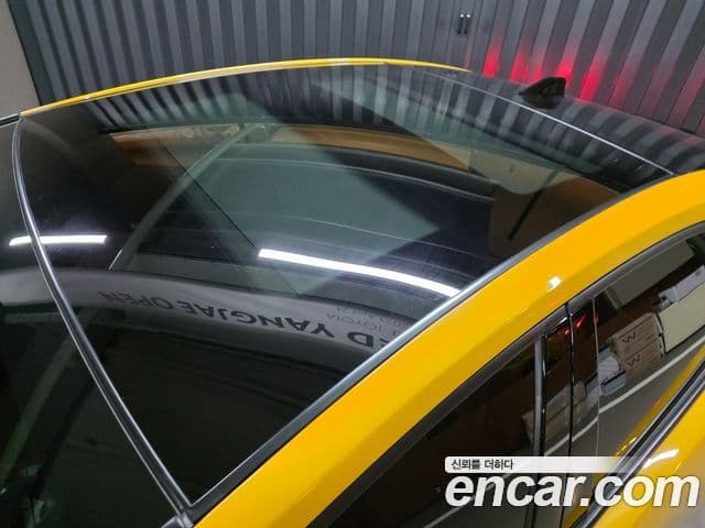 Toyota Prius 2023 — Şəkil 15/20