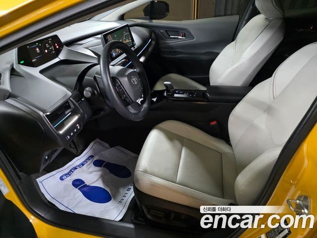 Toyota Prius 2023 — Şəkil 2/20
