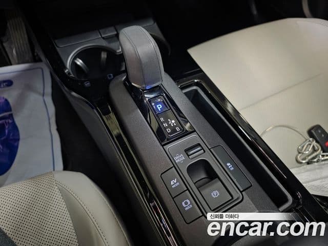 Toyota Prius 2023 — Şəkil 12/20