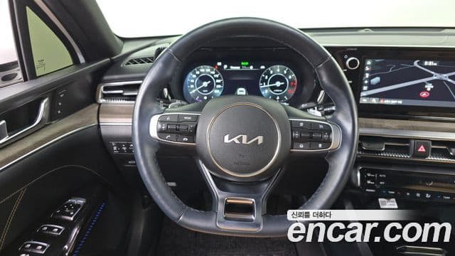 Kia K5 2023 — ფოტო 13/20