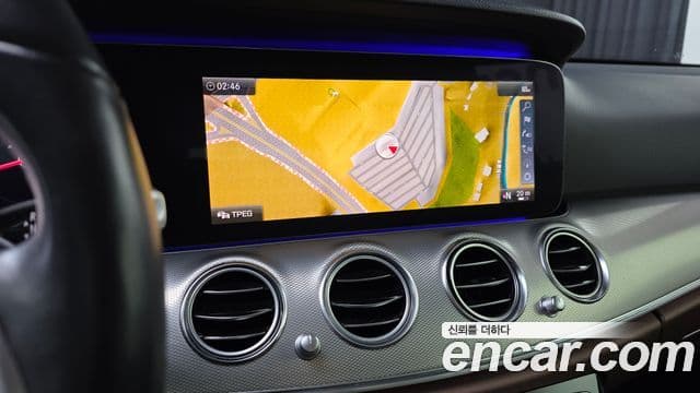 Mercedes-Benz E-Class 2019 — Şəkil 13/20