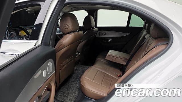 Mercedes-Benz E-Class 2019 — Şəkil 20/20