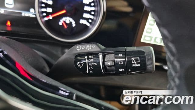 Kia Carnival 2021 — Şəkil 15/20