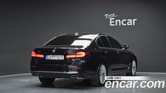 BMW 5 Series 2023 — ფოტო 2/20