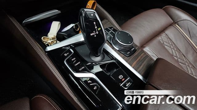 BMW 5 Series 2023 — ფოტო 9/20
