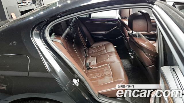 BMW 5 Series 2023 — ფოტო 11/20