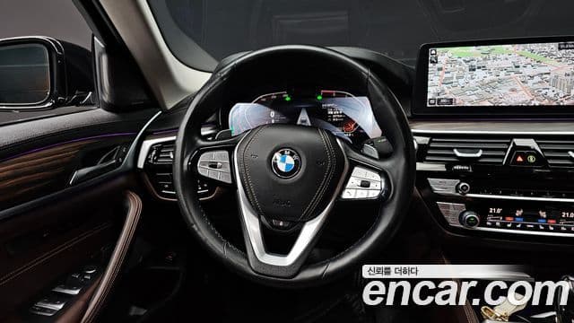 BMW 5 Series 2023 — ფოტო 13/20