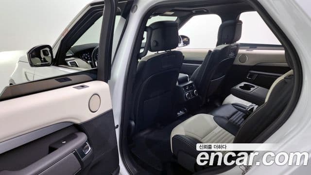 Land Rover Discovery 5 2022 — Şəkil 11/20